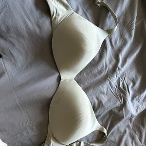 Skims wireless bra NWT